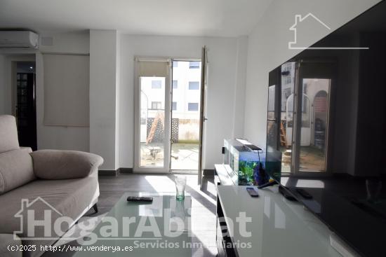 REFORMADO Y EXTERIOR CON TERRAZA Y BALCÓN CERCA DE LA AV DE VALENCIA - VALENCIA