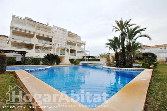 ACOGEDOR Y TODO EXTERIOR EN RESIDENCIAL CON PISCINA Y TERRAZA CERCA DEL MAR - VALENCIA