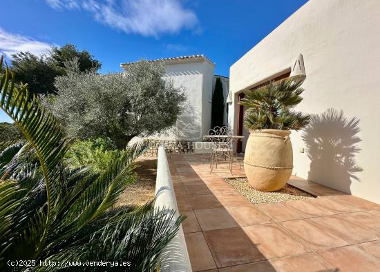 VILLA PHAISA EN VENTA CON VISTAS AL MAR EN JÁVEA - XABIA, COSTA BLANCA NORTE - ALICANTE