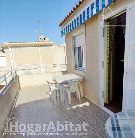 ACOGEDOR ADOSADO EN RESIDENCIAL CON PISCINA Y TERRAZA CERCA DE LA CTRA A CREVILLENTE - ALICANTE