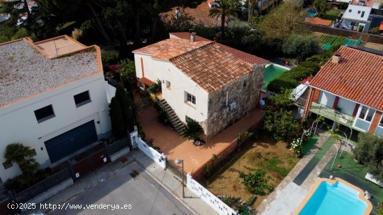  Chalet en venta en Pineda de Mar (Barcelona) 