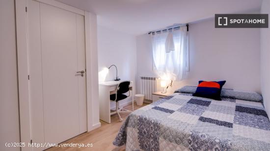 Habitación en piso compartido en Zaragoza - ZARAGOZA