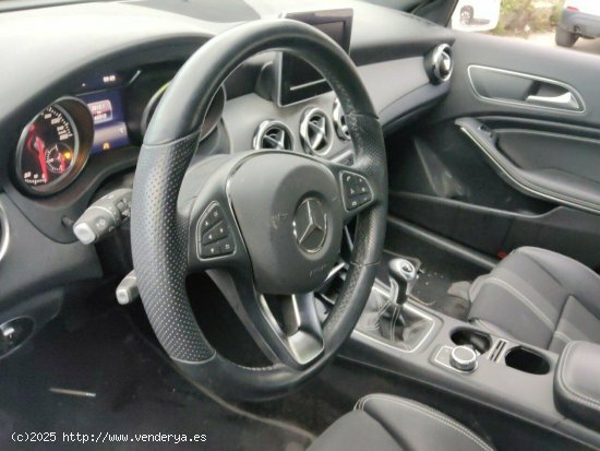 Mercedes Gla-class Gla 180 - 