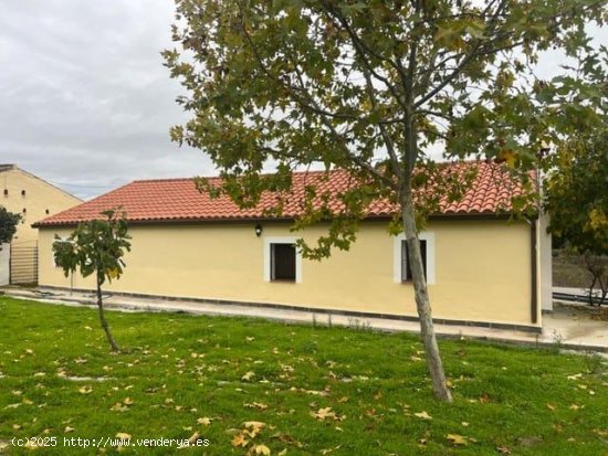 Villa en venta en Valencia de Alcántara (Cáceres)