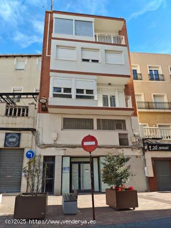  SE ALQUILA LOCAL COMERCIAL EN PLENO CENTRO PETRER - ALICANTE 