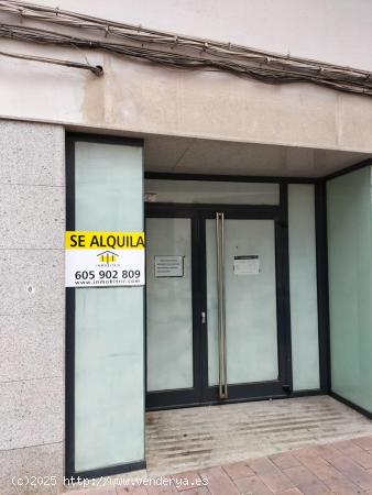 SE ALQUILA LOCAL COMERCIAL EN PLENO CENTRO PETRER - ALICANTE