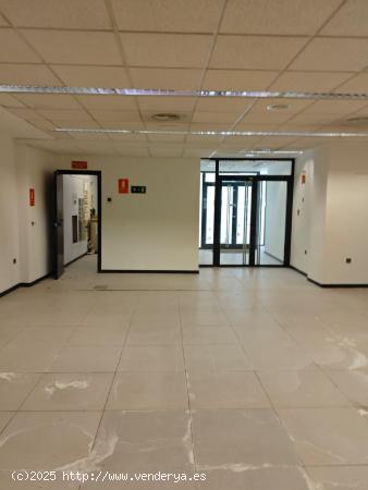 SE ALQUILA LOCAL COMERCIAL EN PLENO CENTRO PETRER - ALICANTE