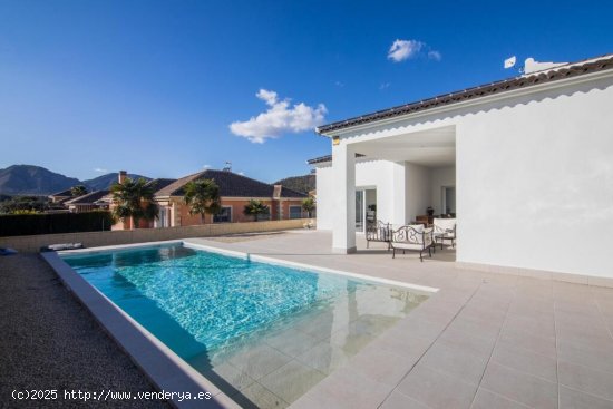 Casa-Chalet en Venta en Pinoso Alicante