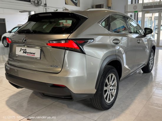 Lexus NX 300H 2.5i 197CV 2WD NAVI BOX CORPORATE.- 