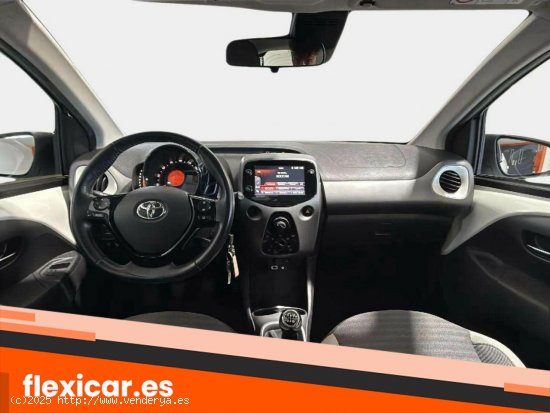 Toyota Aygo 1.0 70 x-play - 5P (2018) - San Andrés de Palomar