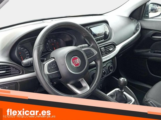 Fiat Tipo 1.4 16v Lounge 70kW (95CV) gasolina 5p. - Pinto