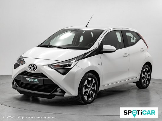 Toyota Aygo 1.0 70 x-play - 