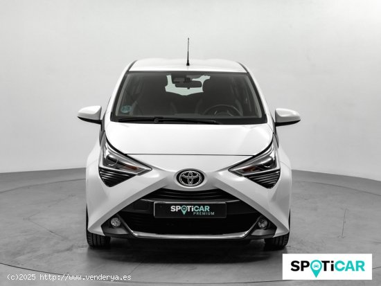 Toyota Aygo 1.0 70 x-play - 