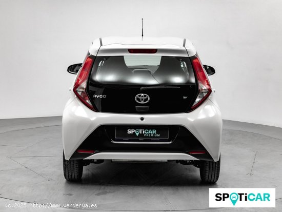 Toyota Aygo 1.0 70 x-play - 