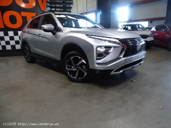 Mitsubishi Eclipse Cross 2.4 PHEV Kaiteki Auto 4WD - Madrid