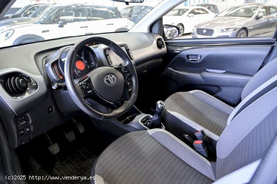 Toyota Aygo   1.0 70 xplay - 