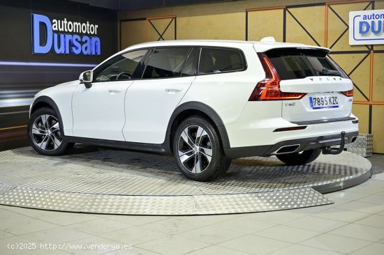 Volvo V60   2.0 D4 AUTO PRO - 