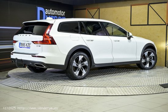 Volvo V60   2.0 D4 AUTO PRO - 