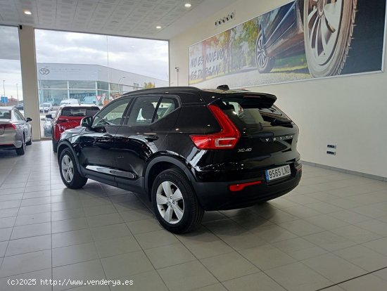 Volvo XC40   1.5 T3 Momentum Core - 