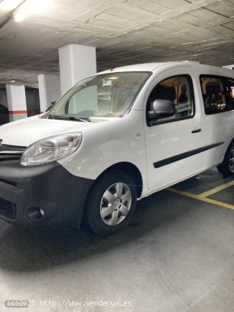 Renault Kangoo 1.5 dci blue de 2019 con 55.582 Km por 13.500 EUR. en Barcelona