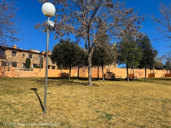 Descubre un Espectacular Refugio en la Urbanización Mas de Los Pastores, San Agustín, Teruel - TER