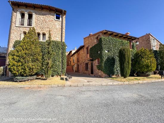 Descubre un Espectacular Refugio en la Urbanización Mas de Los Pastores, San Agustín, Teruel - TER