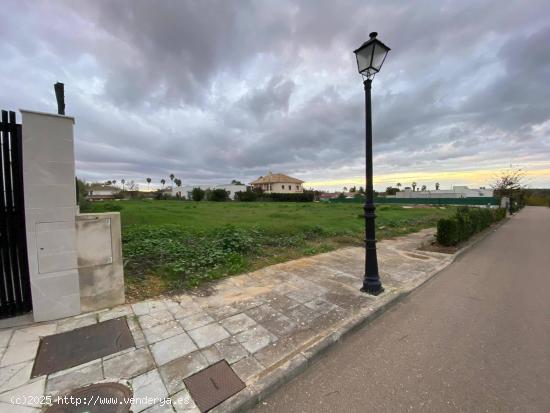 Parcela Soñada en la Exclusiva Urbanización Campo de Golf, Badajoz - BADAJOZ