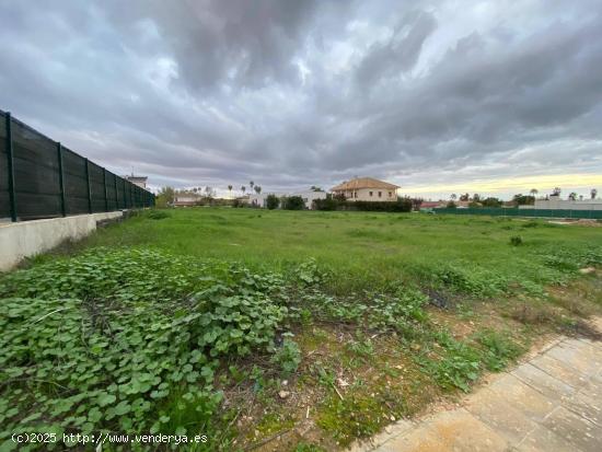 Parcela Soñada en la Exclusiva Urbanización Campo de Golf, Badajoz - BADAJOZ