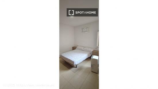 Habitación en piso compartido en Xàtiva - VALENCIA