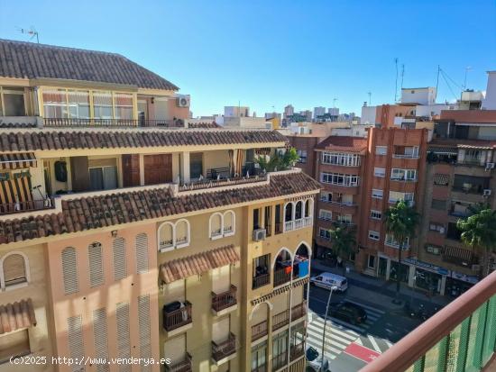 Ático con 2 dormitorios en avenida Beniardá - ALICANTE