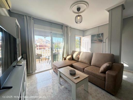 Hermoso bungalow con piscina comunitaria y jacuzzi en Ciudad Quesada - ALICANTE