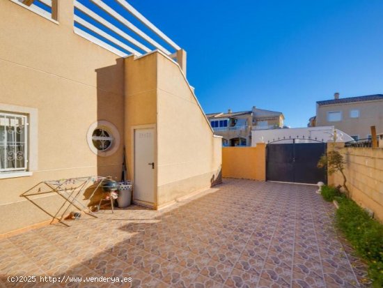 Villa en venta en Torrevieja (Alicante)