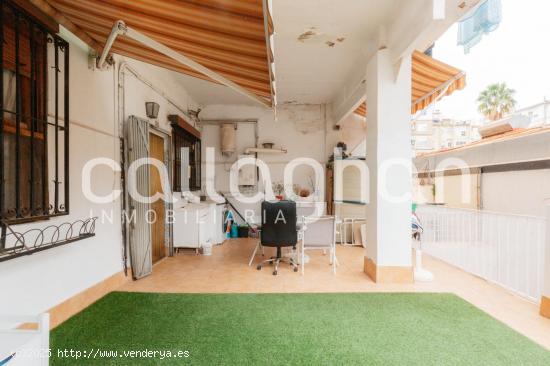 Vivienda en Calle de Joaquin Costa con Terraza - VALENCIA