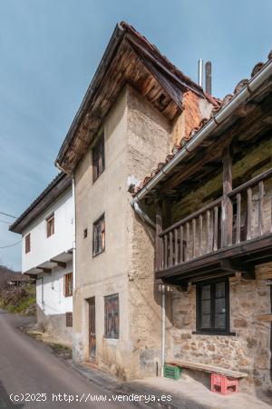 Vistas de ensueño a Peña Mea! Dos casas para reformar en Aldea Solano, Laviana - ASTURIAS