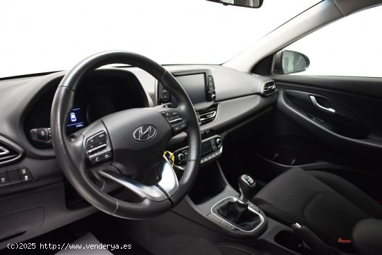 Hyundai i30 TECNO LRR 1.0 TGDI 48V 120 CV 5P - Sant Boi de Llobregat