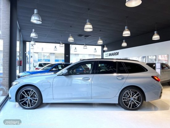 BMW Serie 3 330e Touring xDrive Automatico de 2024 con 29.500 Km por 57.890 EUR. en Barcelona