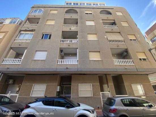  ¡Tu hogar ideal te espera en Torrevieja, Playa del Cura! - ALICANTE 