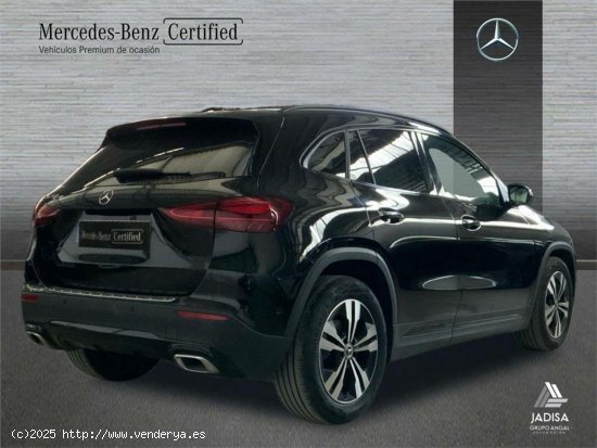 Mercedes GLA 200 - 