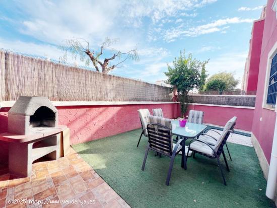 BUNGALOW PLANTA BAJA EN LOS ALTOS CON PISCINA Y JARDÍN - ALICANTE