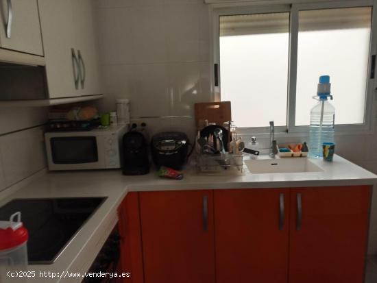 SE VENDE PRECIOSO APARTAMENTO ( 2º SIN ASCENSOR), 2 DORMT Y 1 BAÑO , ZONA CARREFOUR, MUY LUMINOSO 