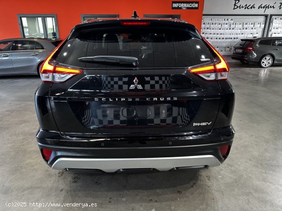 Mitsubishi Eclipse Cross 2.4 PHEV Kaiteki Auto 4WD - 