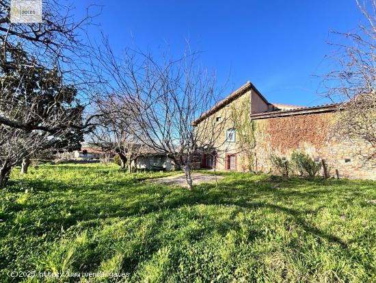 MARAVILLOSA CASA EN ARENAL DE PENAGOS CON 3.000 M2 DE TERRENO URBANO - CANTABRIA