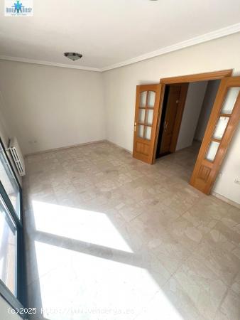 INMOHOUSE VENDE PISO EN CENTRO-CATEDRAL - ALBACETE