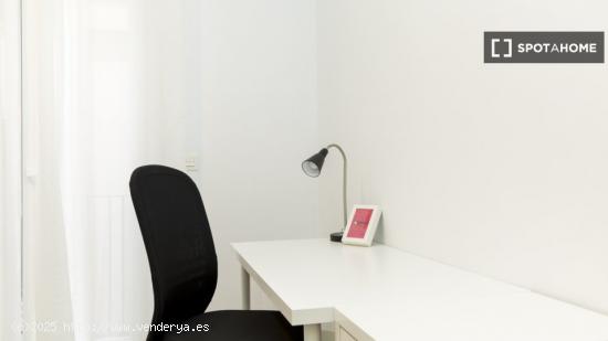 Habitación en piso compartido en Zaragoza - ZARAGOZA