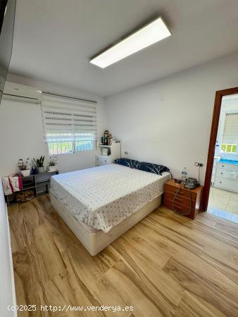 INCREIBLE CHALET INDEPENDIENTE DE 5 DORMITORIOS CON PISCINA EN ZONA SAN LUIS (TORREVIEJA) - ALICANTE