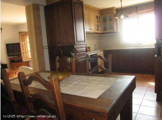 Chalet de venta en Oliva - VALENCIA