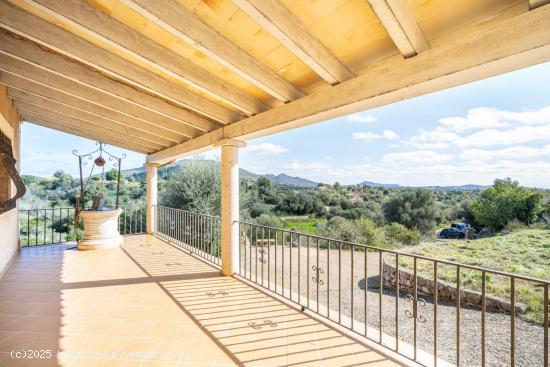 Finca rústica en Sant Llorenç des Cardassar, Mallorca con 2 habitaciones y 145 metros cuadrados co