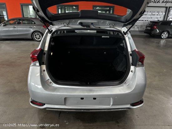 Toyota Auris 1.8 140H Hybrid Active - 