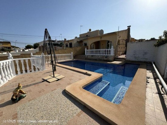  Casa en venta en Torrevieja (Alicante) 