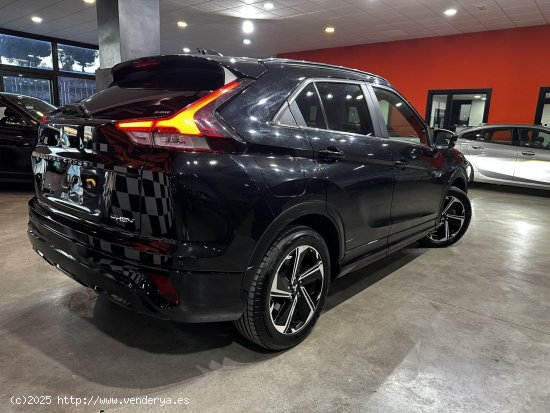 Mitsubishi Eclipse Cross 2.4 PHEV Kaiteki Auto 4WD - 